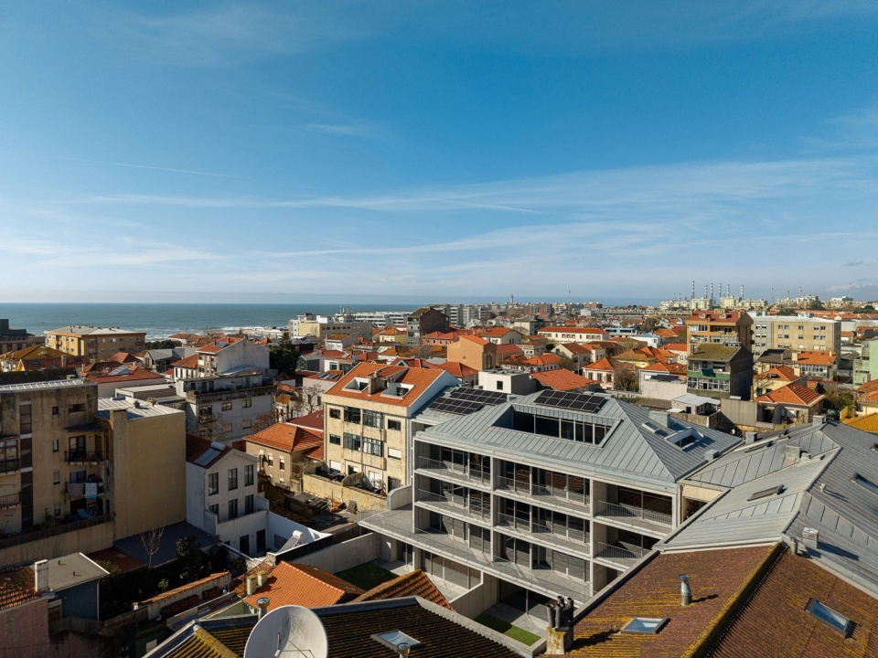Edifício De Habitacao Multifamiliar Hintze Ribeiro By Helder Da Rocha Arquitectos
