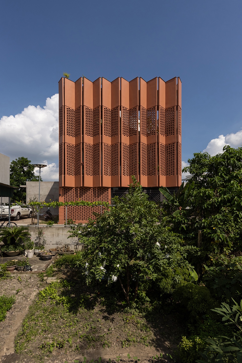 CUBE Creative Usage of Bricks Earth