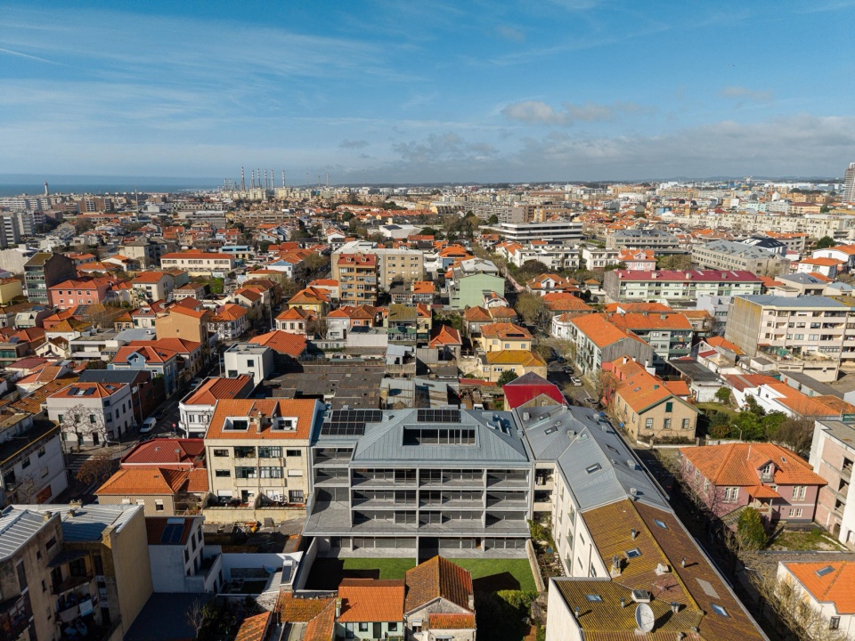 Edifício De Habitacao Multifamiliar Hintze Ribeiro By Helder Da Rocha Arquitectos