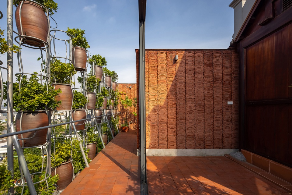 Flying Vegetation