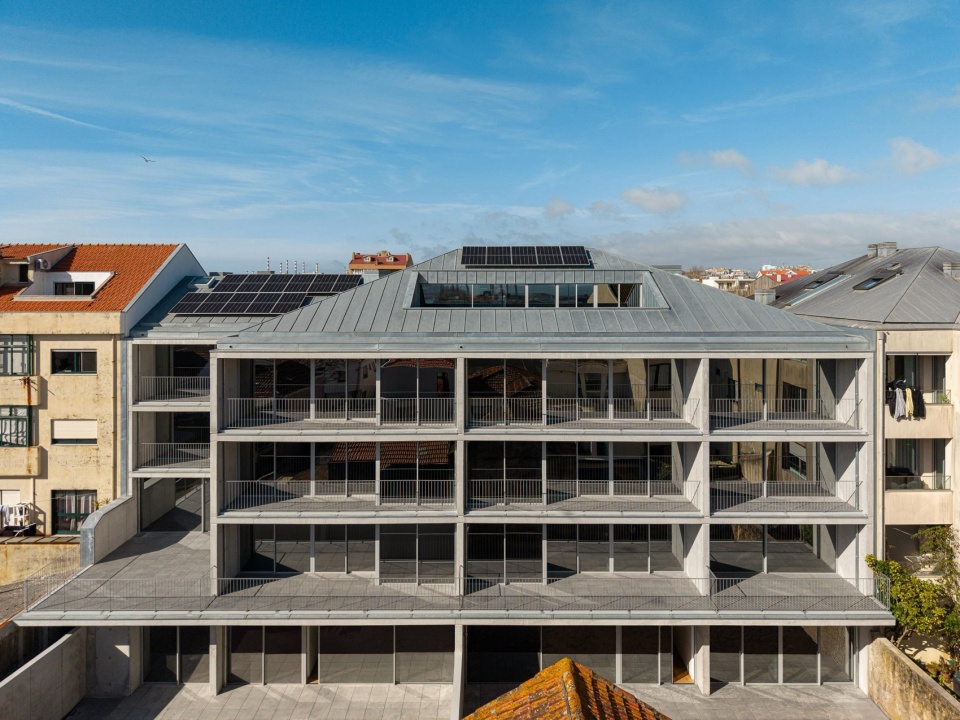 Edifício De Habitacao Multifamiliar Hintze Ribeiro By Helder Da Rocha Arquitectos