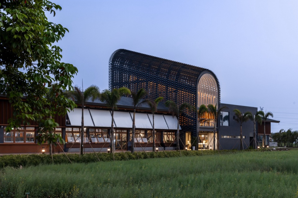 Grain Silo Restaurant Zhuhaishirong Caolang Rice Dream Ecological Park