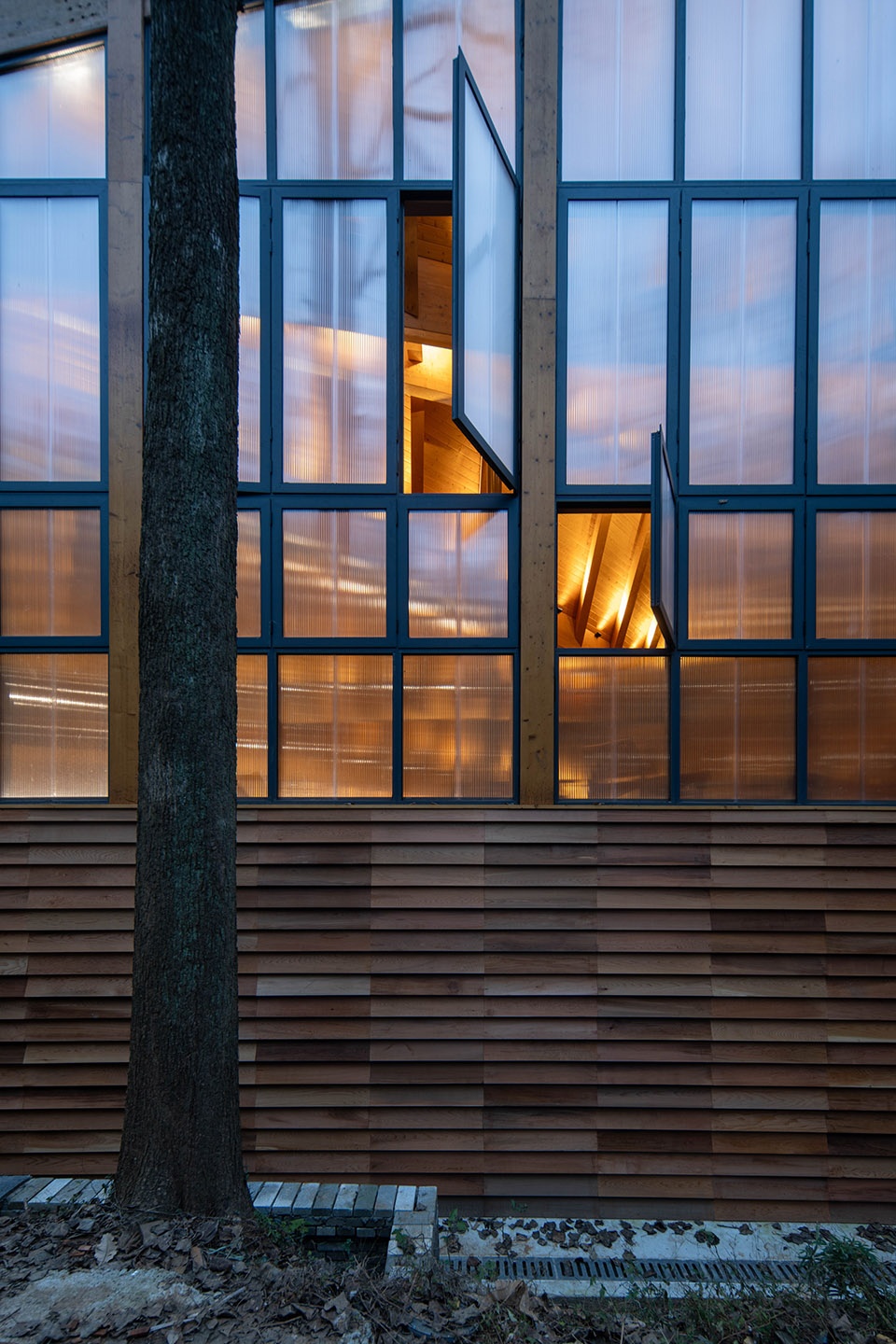carpenters home by primary architects