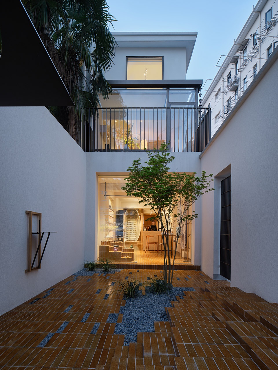 liangmu shanghai flagship store by flip studio