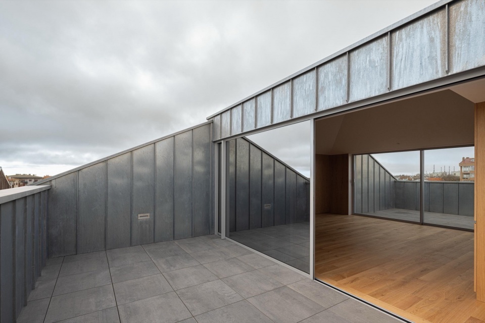 Edifício De Habitacao Multifamiliar Hintze Ribeiro By Helder Da Rocha Arquitectos