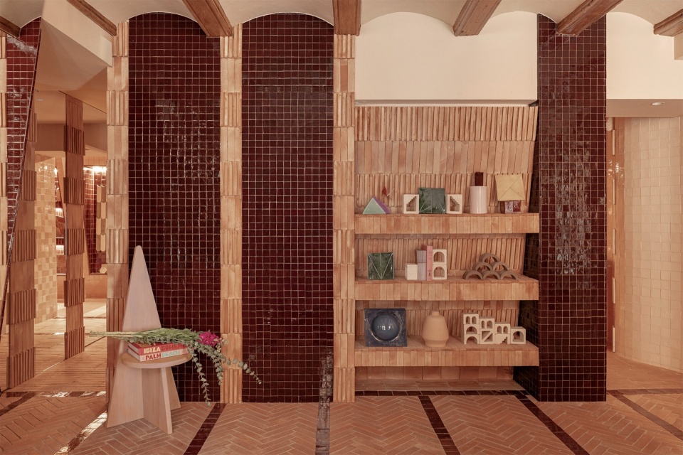 maora showroom by masquespacio
