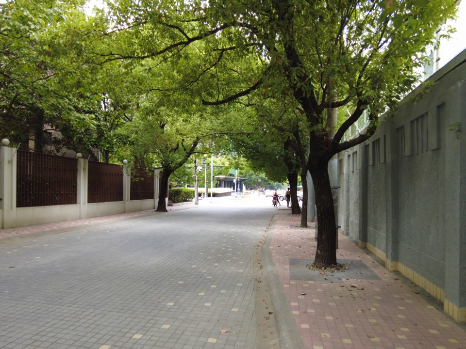 quanzhou road yizhou road promenade greenway activating everyday street life through walking by atelier liu yuyang architects