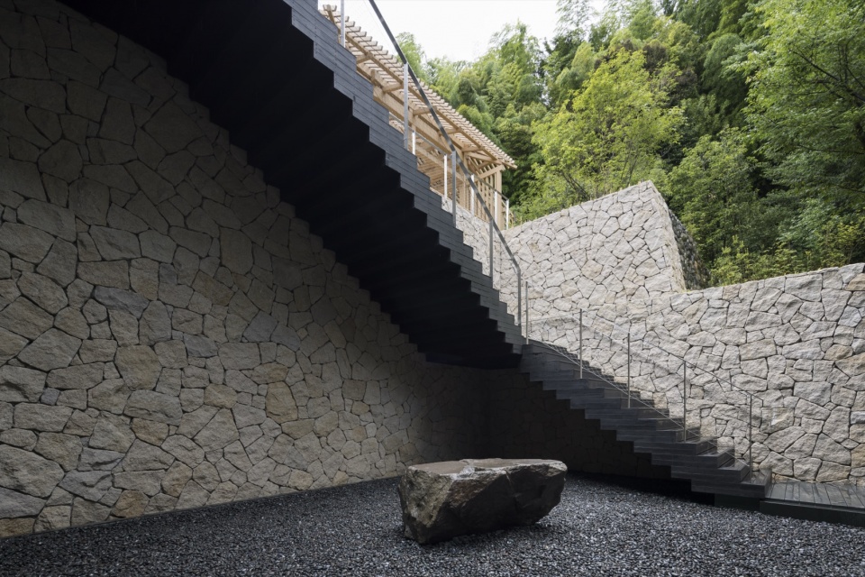banyan tree higashiyama kyoto by kengo kuma and associates