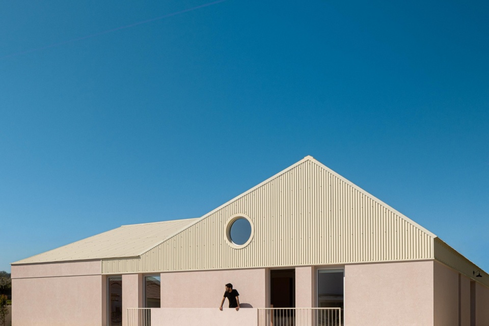 casa do alpendre by vasco burnay arquitectura