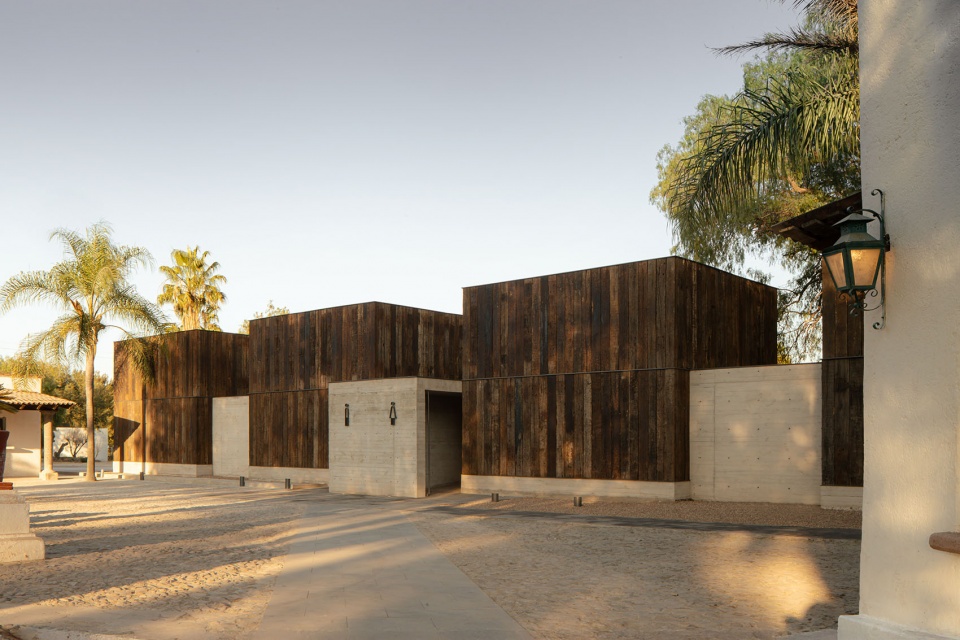 PABELLON Y BAÑOS BALVANERA by MIGUEL CONCHA ARQUITECTURA