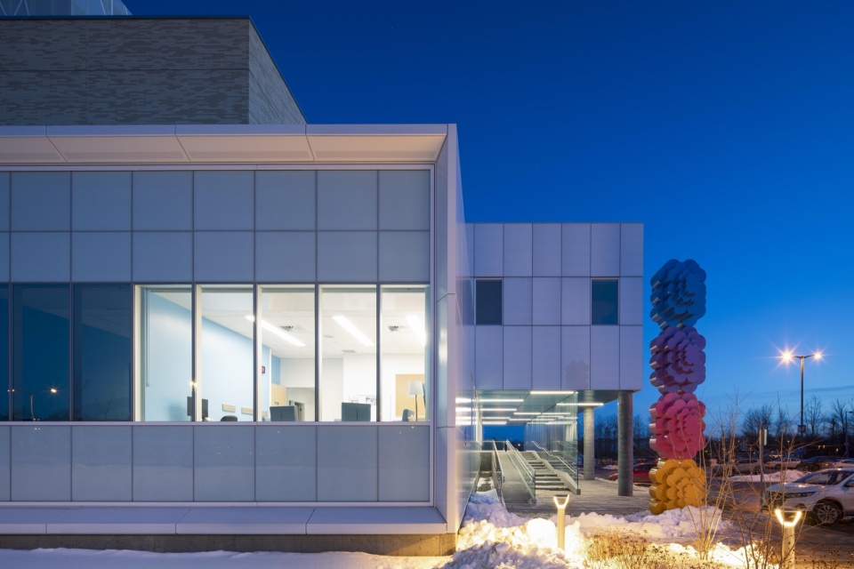 a new mother child and emergency centre in sherbrooke offers a reimagined hospital experience by jodoin lamarre pratte yelle maille equip...