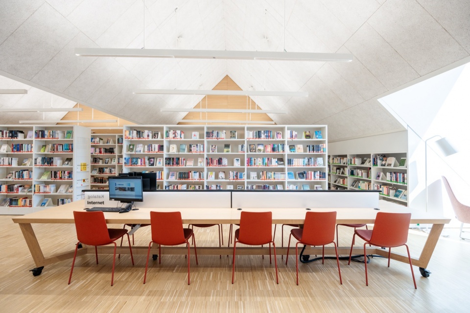 bruhl city hall and library by jswd