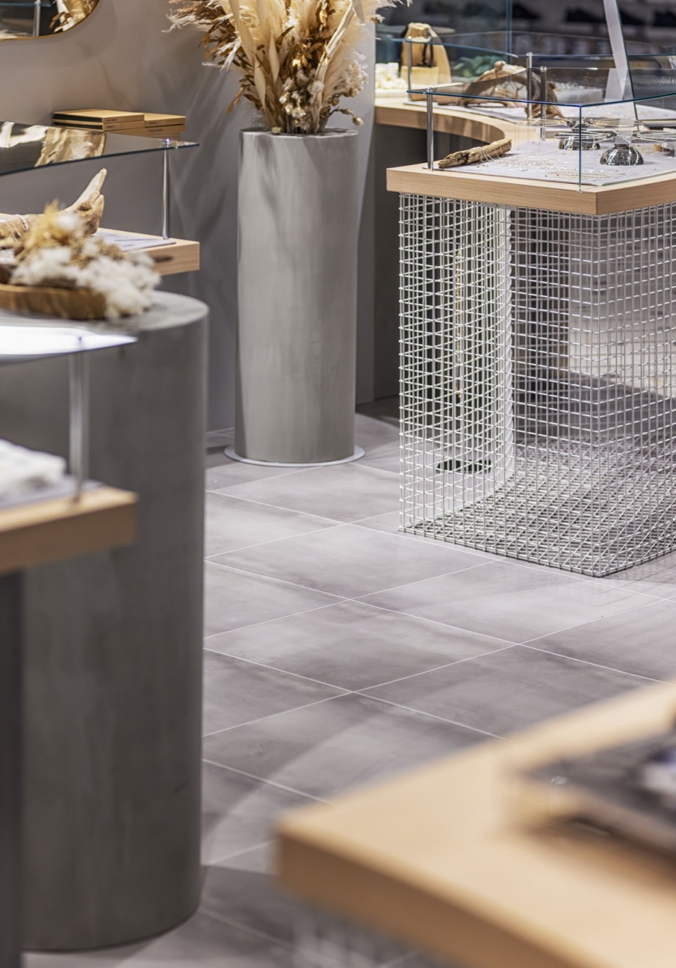 gray Accessories Store