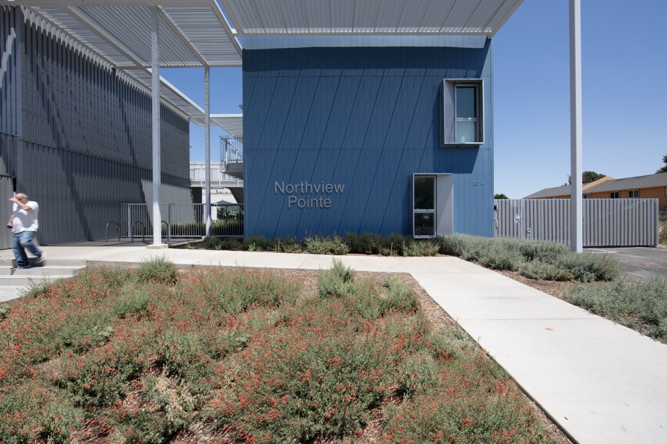 northview apartments by brooks scarpa