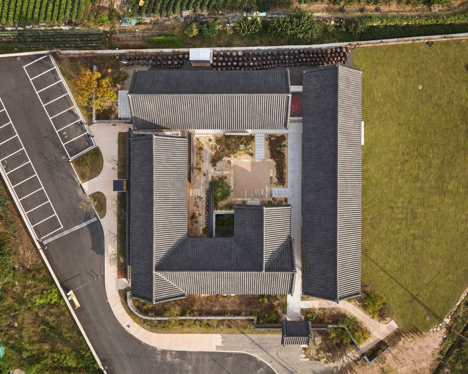 House for Rejuvenation by JK AR 拷贝