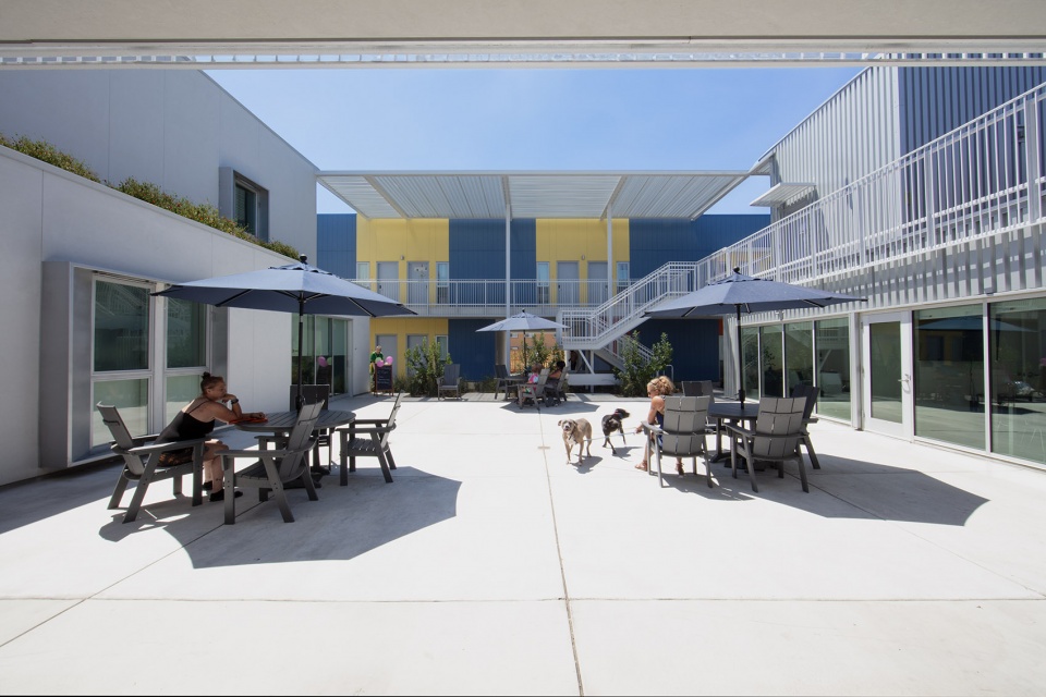 northview apartments by brooks scarpa