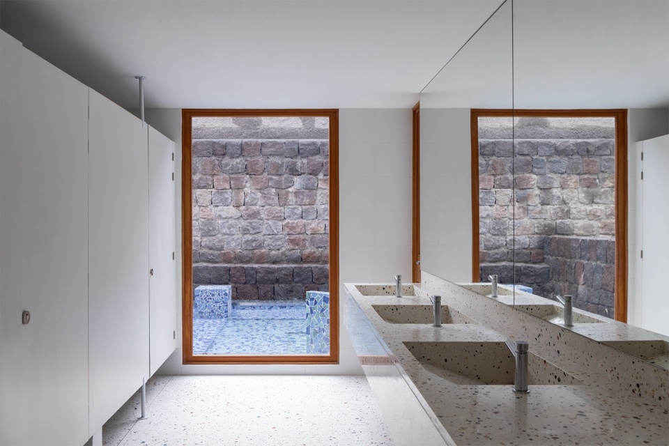 Arts Building Cardinal Spellman Salesian Bilingual School by STUDIO BLUR
