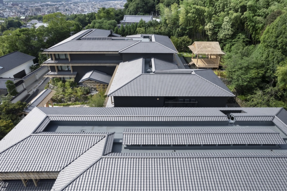 banyan tree higashiyama kyoto by kengo kuma and associates