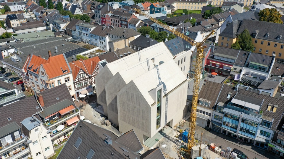 bruhl city hall and library by jswd