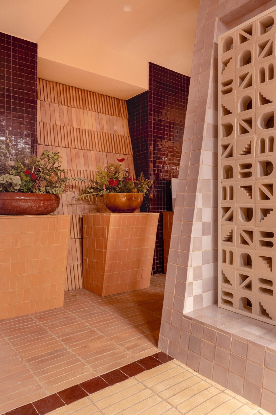 maora showroom by masquespacio