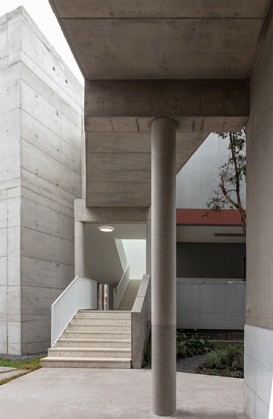 Arts Building Cardinal Spellman Salesian Bilingual School by STUDIO BLUR