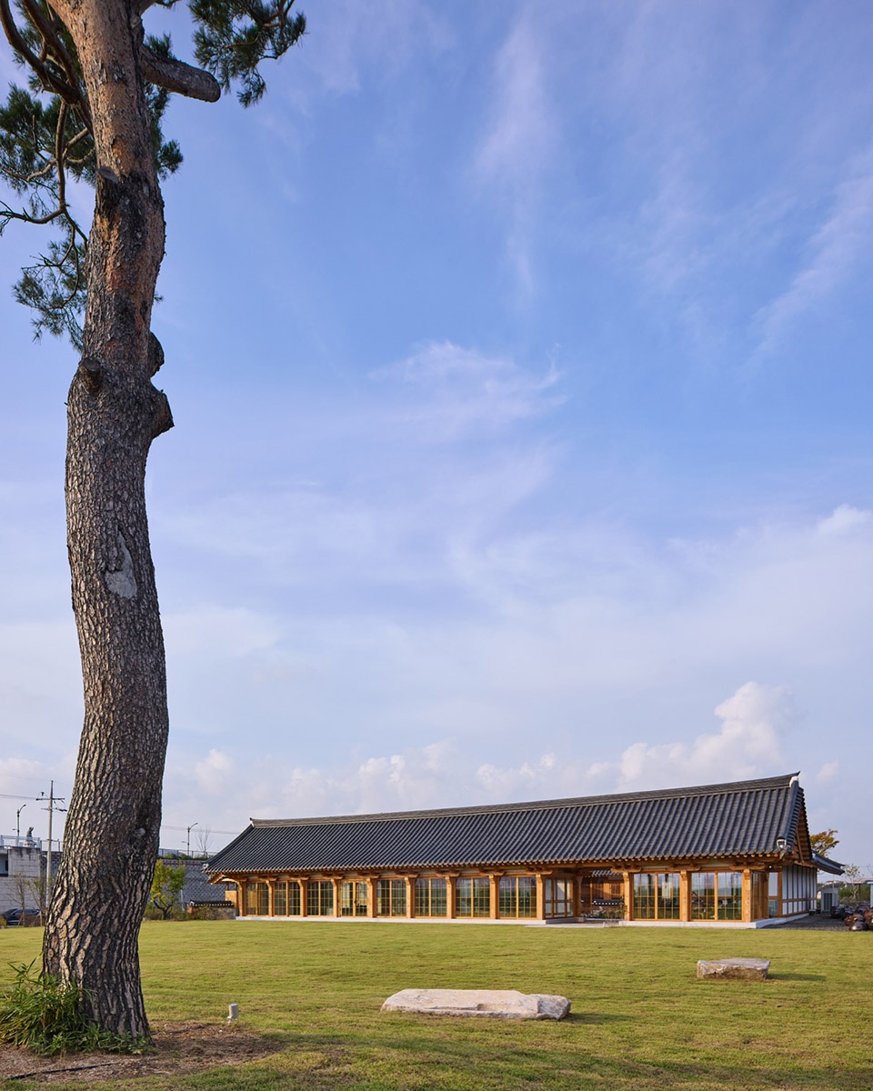 House for Rejuvenation by JK AR
