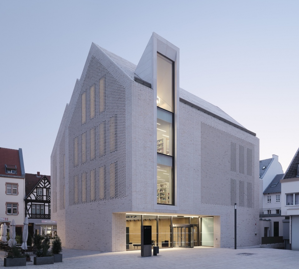 bruhl city hall and library by jswd
