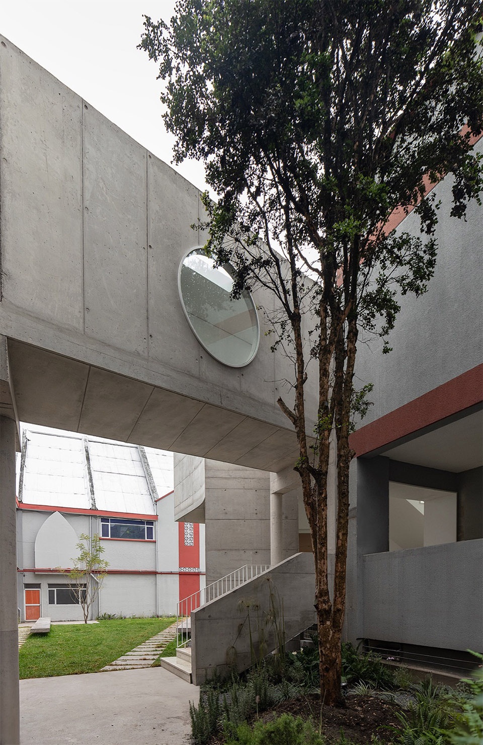 Arts Building Cardinal Spellman Salesian Bilingual School by STUDIO BLUR