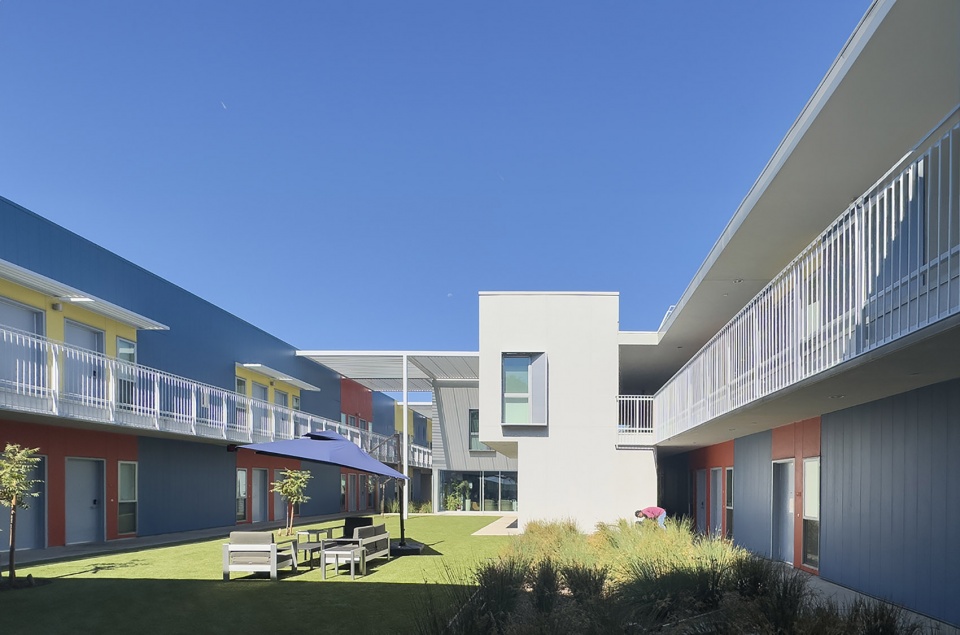 northview apartments by brooks scarpa