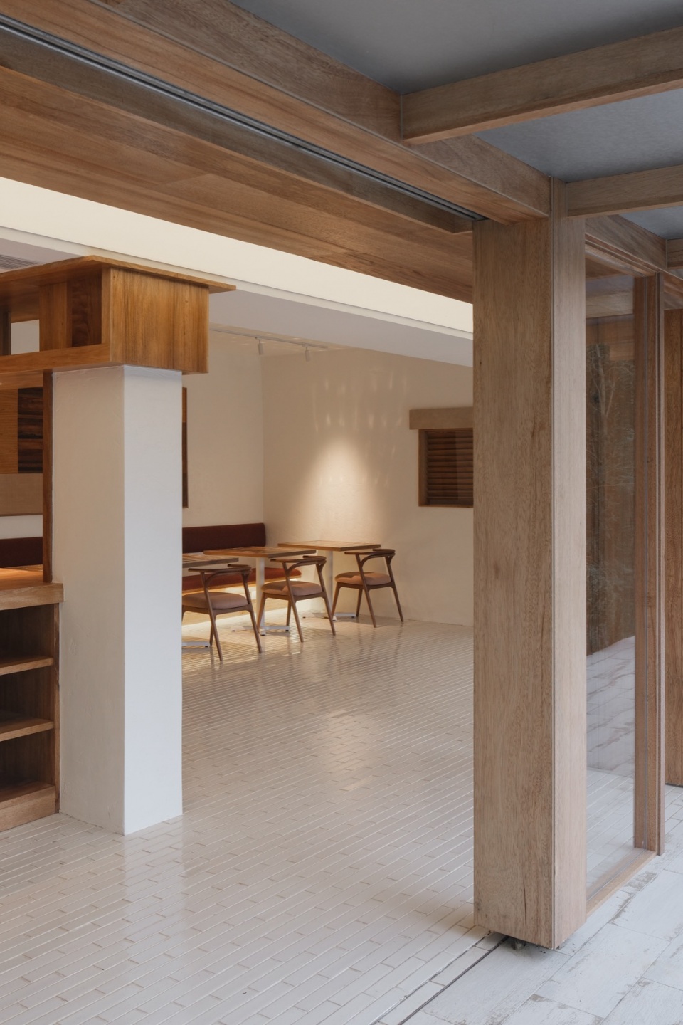 lago by vari architects