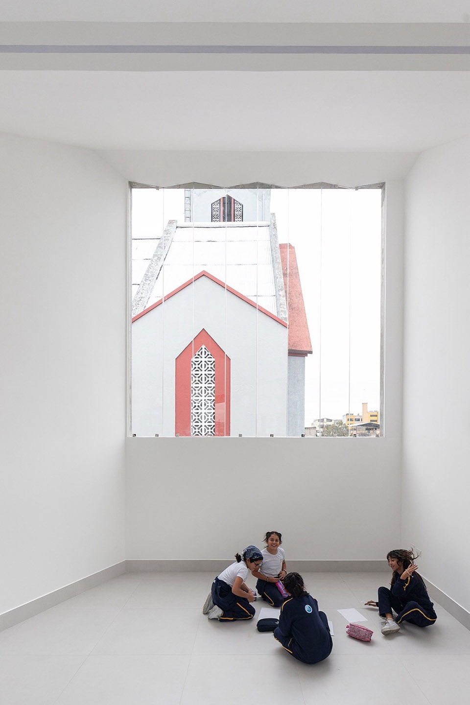 Arts Building Cardinal Spellman Salesian Bilingual School by STUDIO BLUR