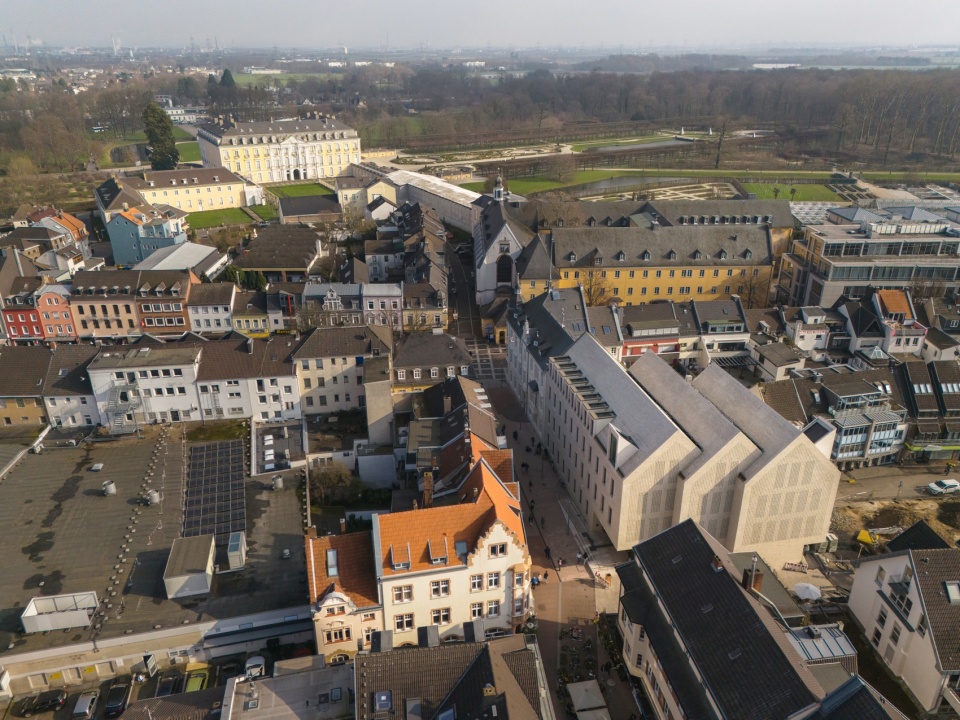 bruhl city hall and library by jswd