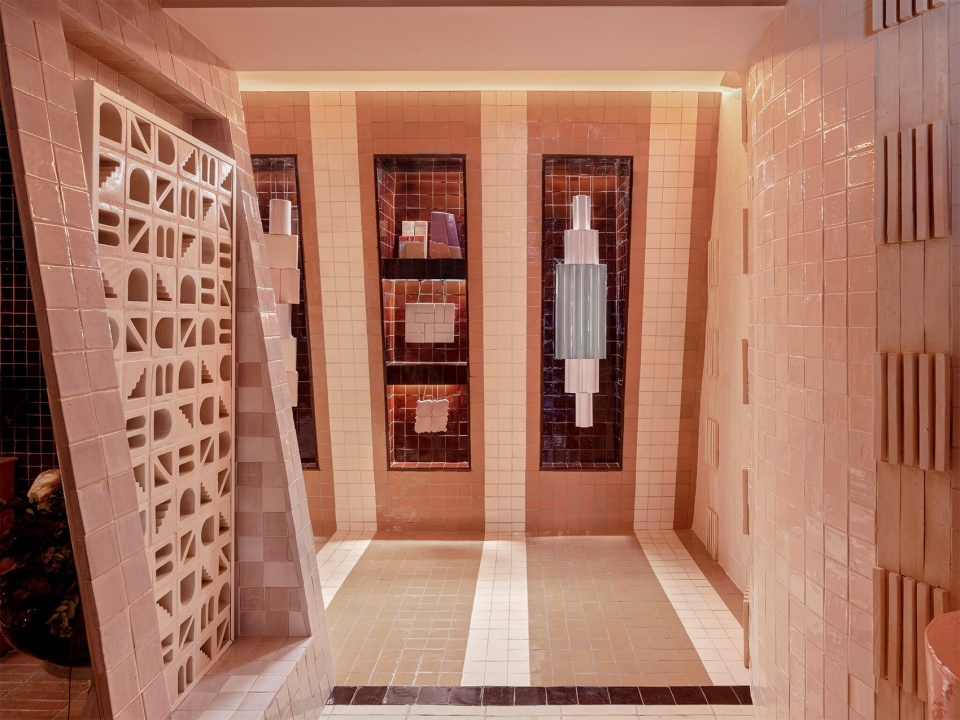 maora showroom by masquespacio