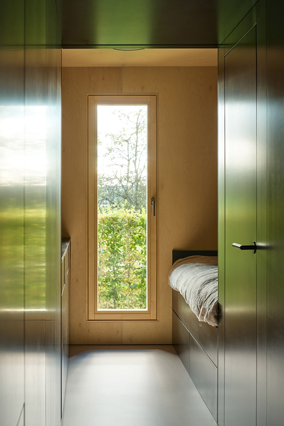 the box in the barn by facha architekti