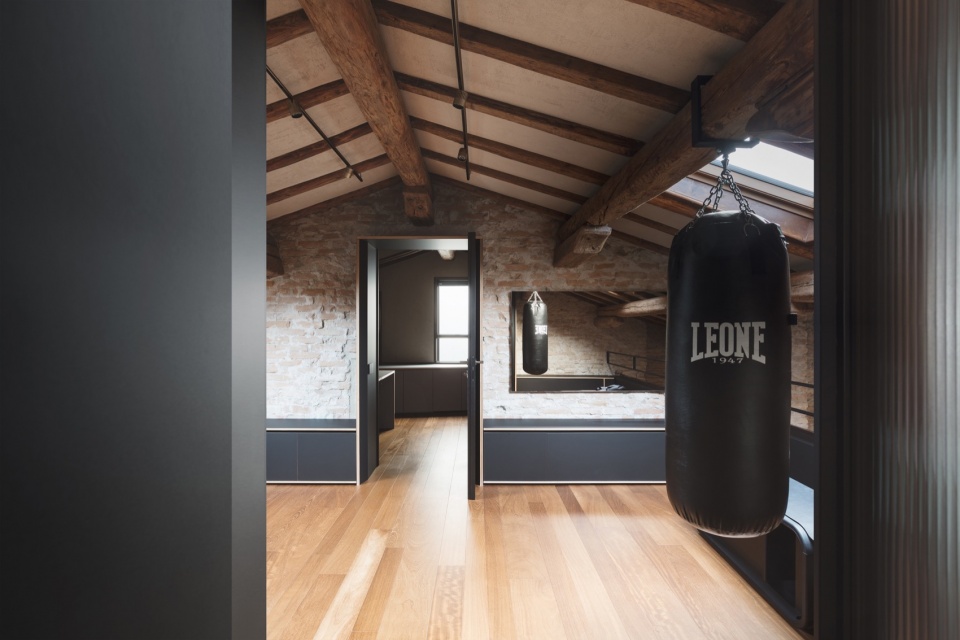 attic ll by depaolidefranceschibaldan architetti iil