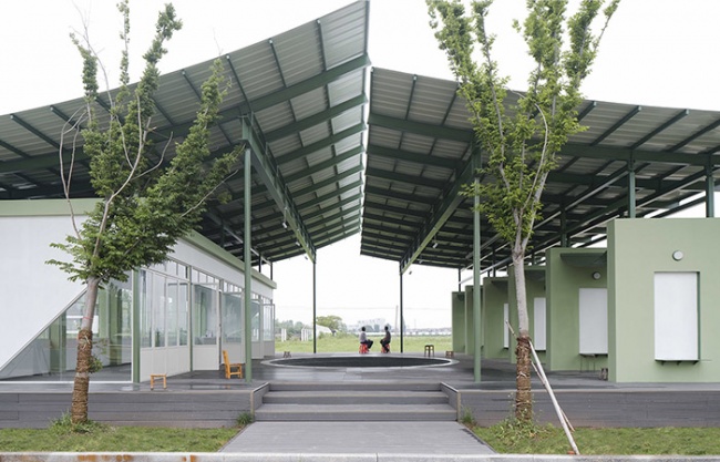  Yangzhou Baoying Grape Classroom by Atelier Anonymous