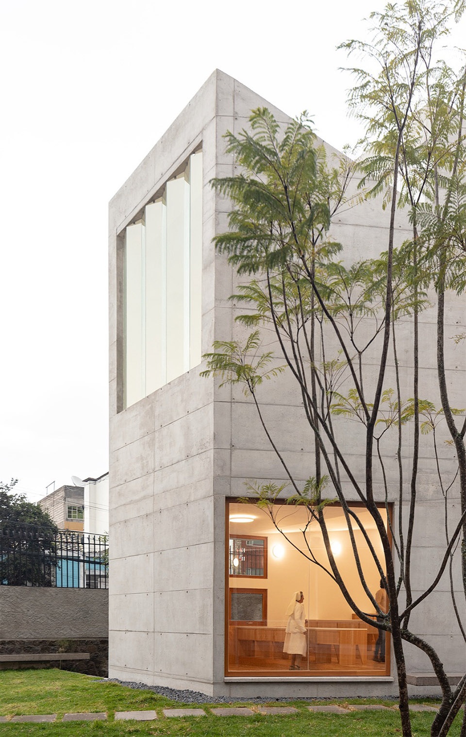 Arts Building Cardinal Spellman Salesian Bilingual School by STUDIO BLUR