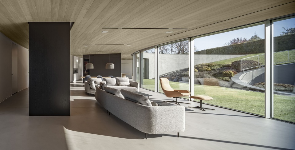 Yaw House