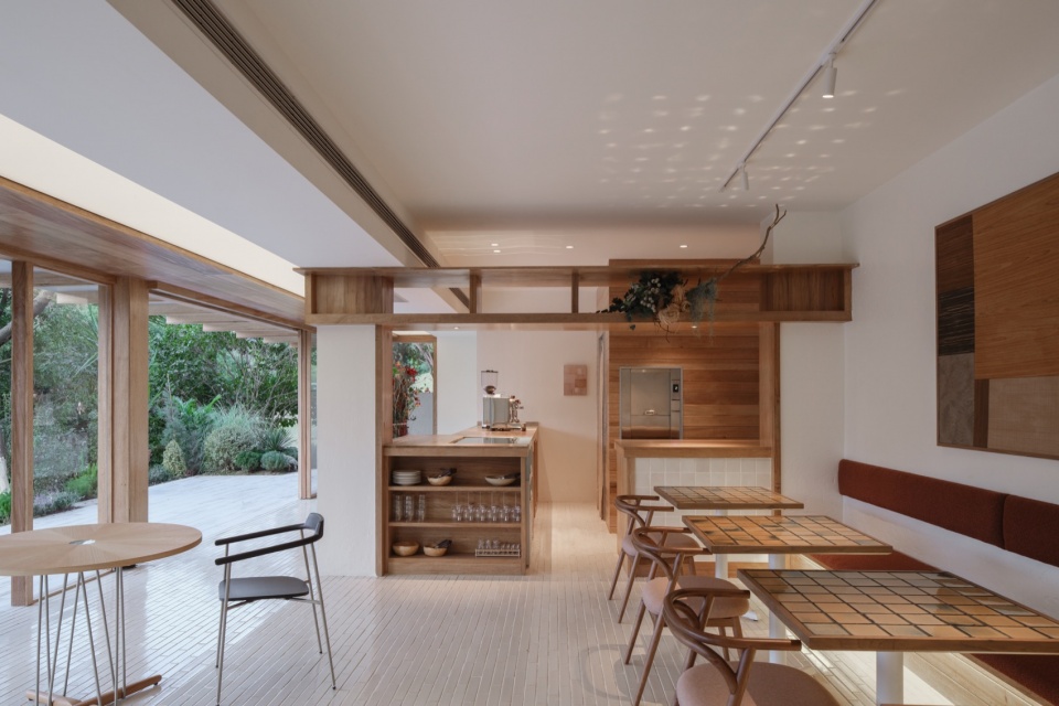 lago by vari architects