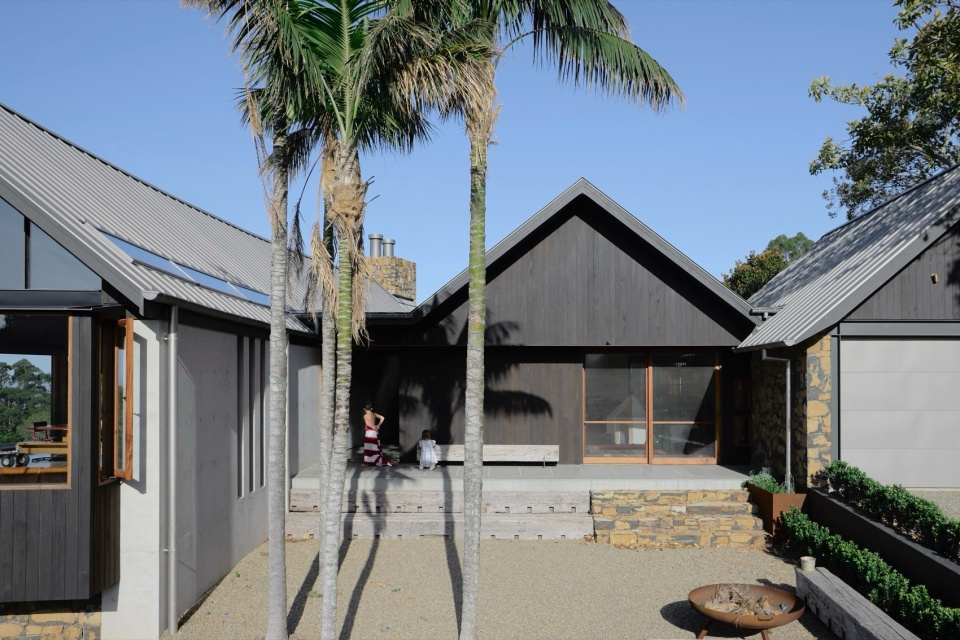 Saddleback Mountain House by Casey Brown Architecture