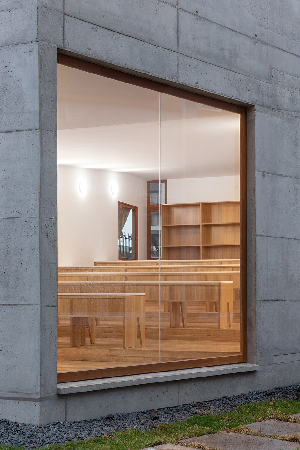 Arts Building Cardinal Spellman Salesian Bilingual School by STUDIO BLUR