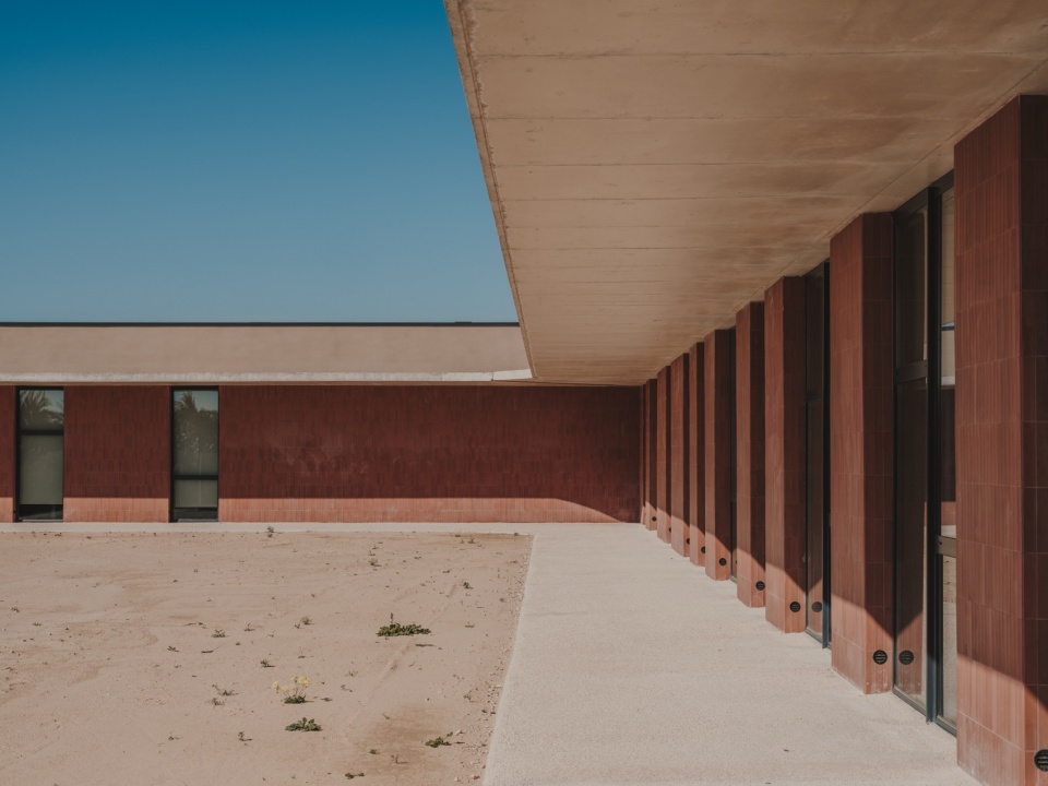 elche neurodevelopment institute phase 1 by arn architects