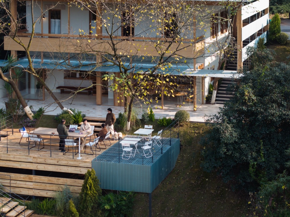 lago by vari architects