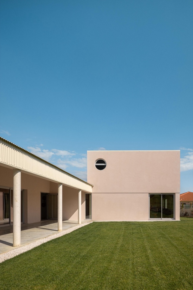 casa do alpendre by vasco burnay arquitectura