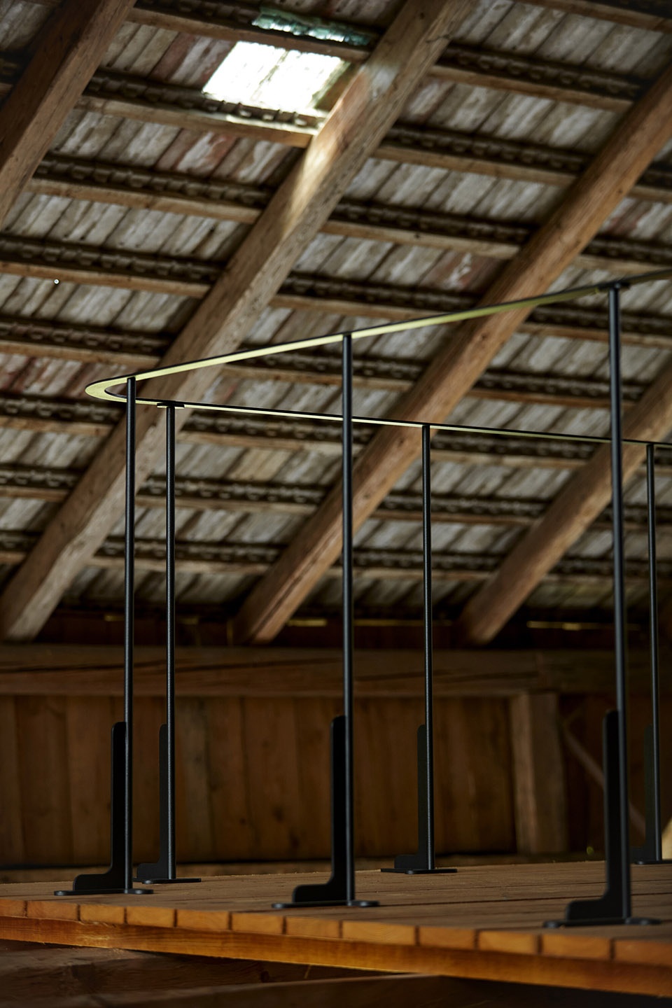 the box in the barn by facha architekti