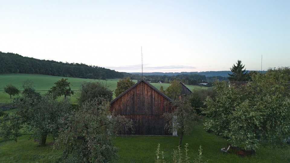 the box in the barn by facha architekti