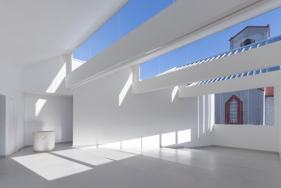 Arts Building Cardinal Spellman Salesian Bilingual School by STUDIO BLUR