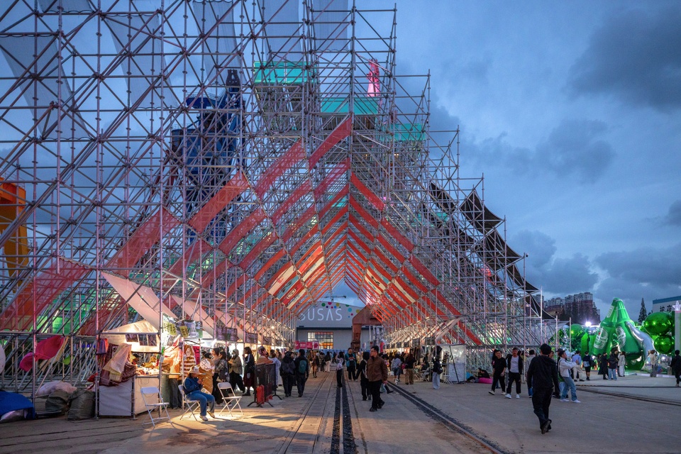 mount bazaar by peoples architecture office pao