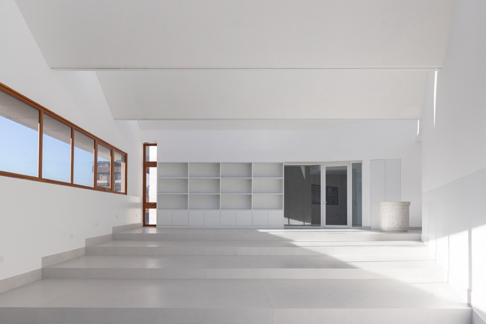 Arts Building Cardinal Spellman Salesian Bilingual School by STUDIO BLUR