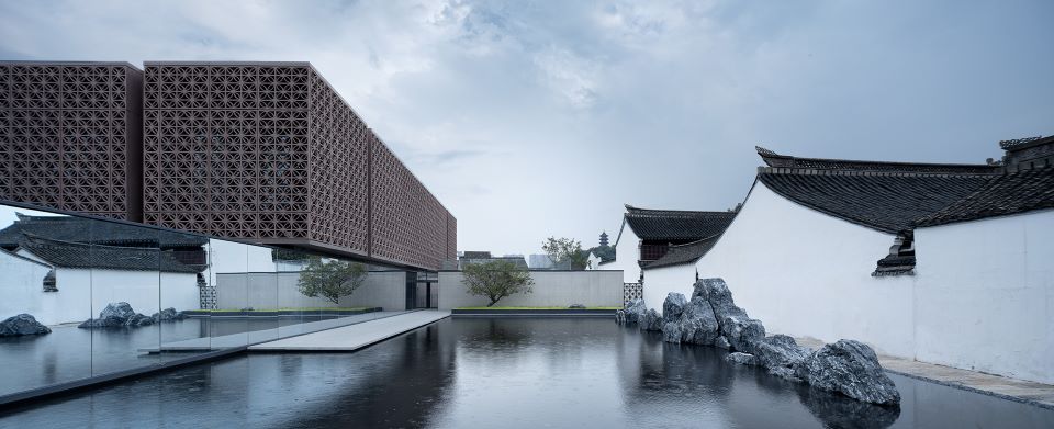 孑民图书馆西侧水景©赵强 放置在P7研究方向前